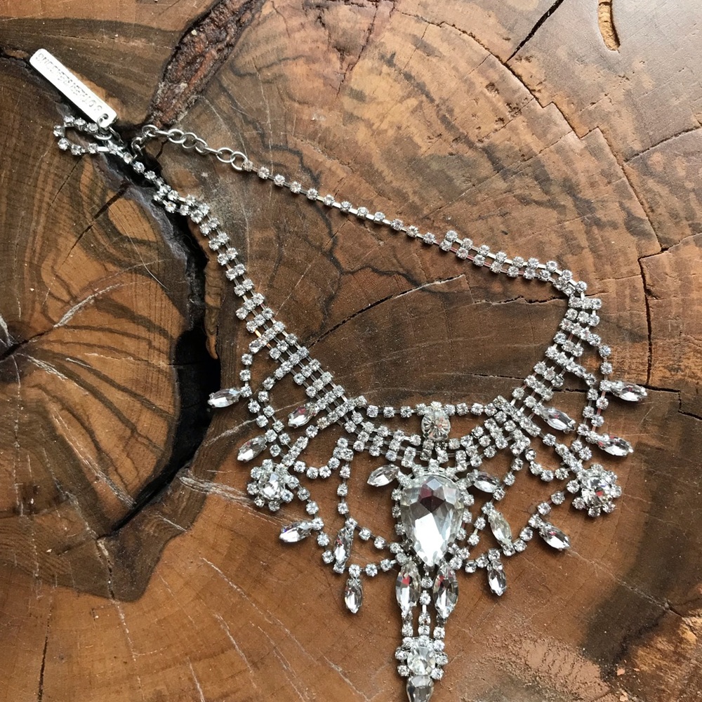 🚫SOLD Sparkling Crystal Statement Necklace NWOT